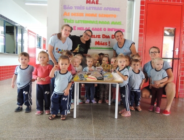 Casa da Cultura de Mercedes entrega donativos ao CMEI Passinhos do Saber