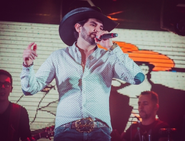 Aniversário de Mercedes terá show gratuito com Loubet no sábado   