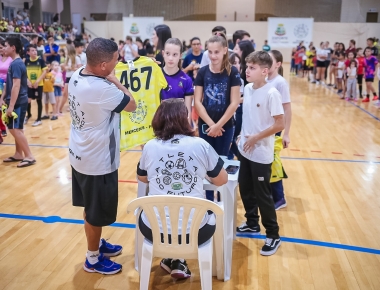 Mercedes conquista título da 3ª Copa Oeste de Handebol Sub-14 - Município  de Mercedes - PR