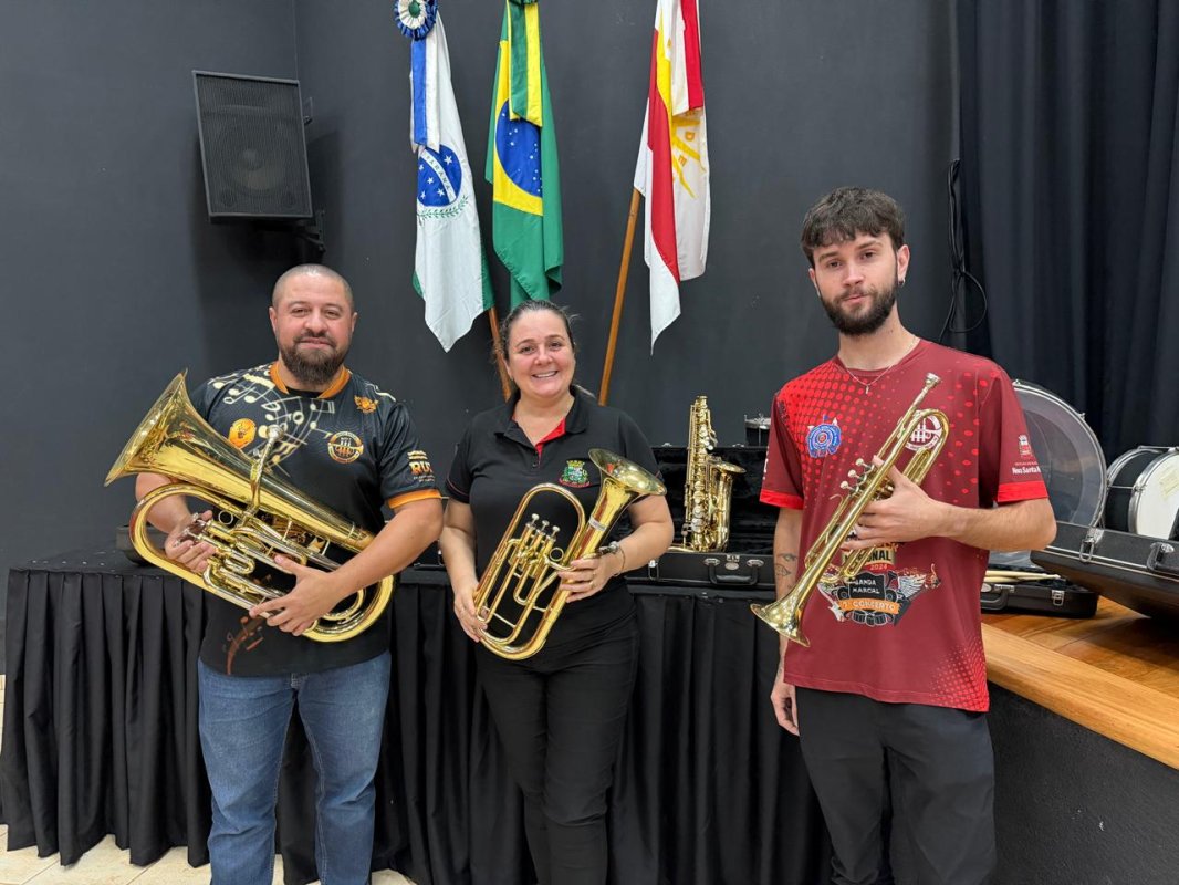 Mercedes resgata tradição e inicia projeto da Banda Marcial