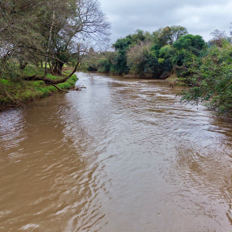 Rio Guaçu registra aumento de vazão após chuvas na região
