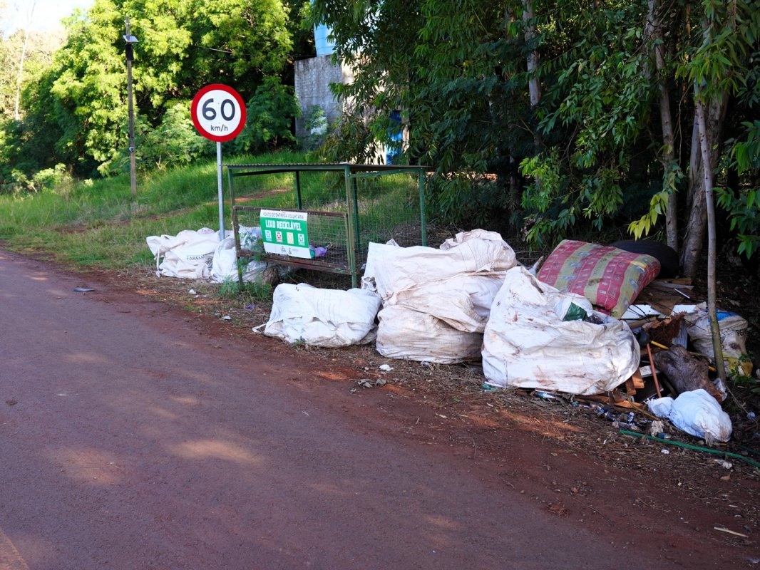 Descarte irregular em pontos de coleta no interior preocupa a Amar