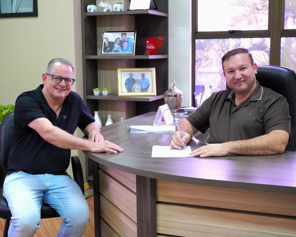 Alex Graunke assume a Prefeitura por dez dias